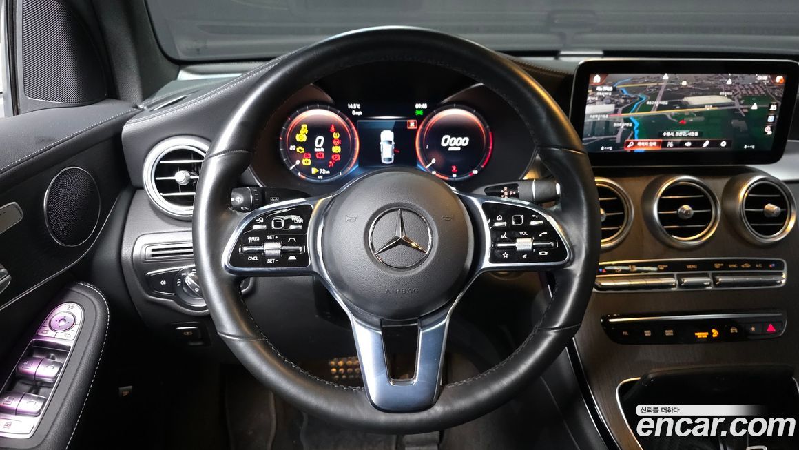 Mercedes-Benz GLC-Class 2023