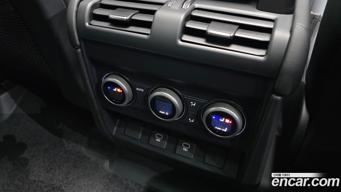 Land Rover Defender 2025