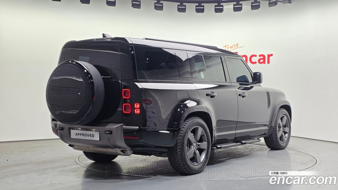 Land Rover Defender 2025