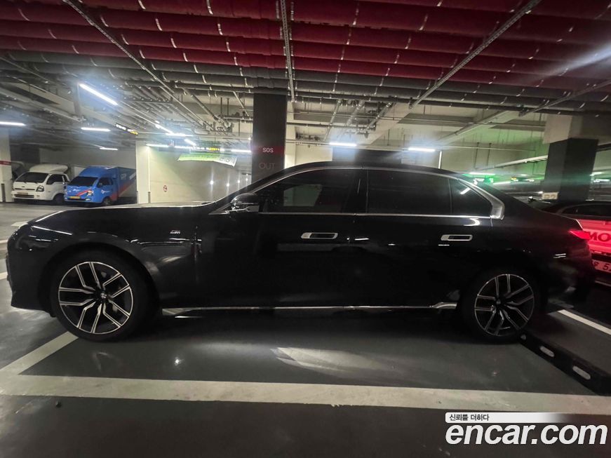 BMW 7-Series 2025