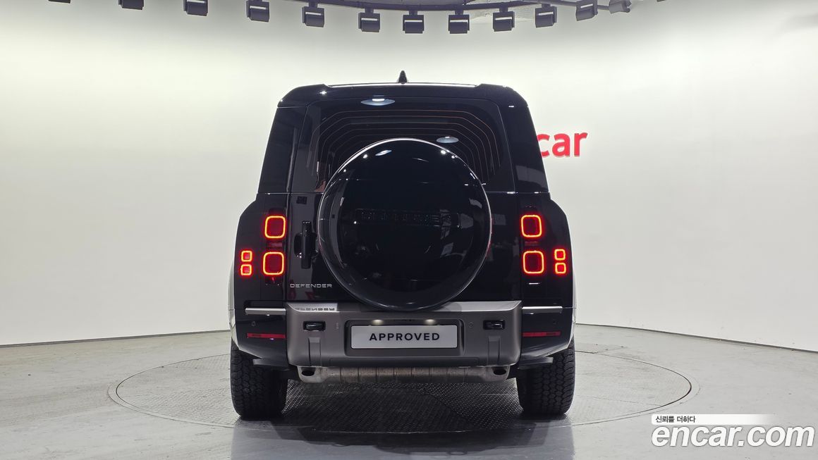 Land Rover Defender 2025