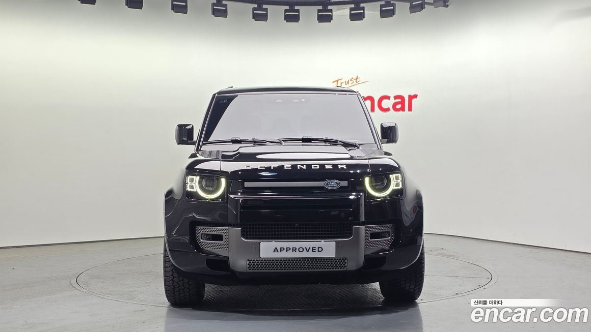 Land Rover Defender 2025