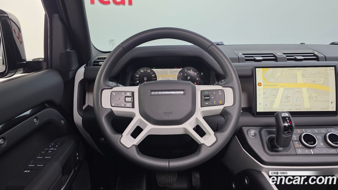 Land Rover Defender 2025