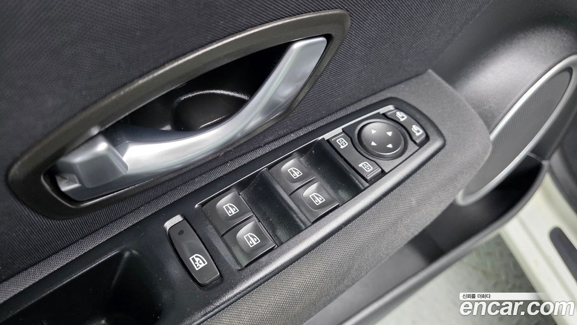 Renault-KoreaSamsung SM3 2011