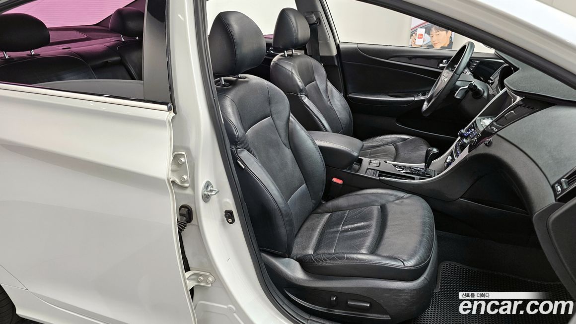 Hyundai Sonata 2010