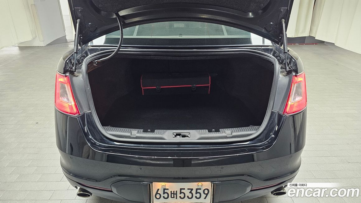 Ford Taurus 2012