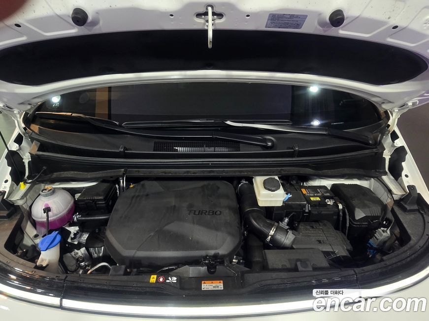 Hyundai Staria 2025