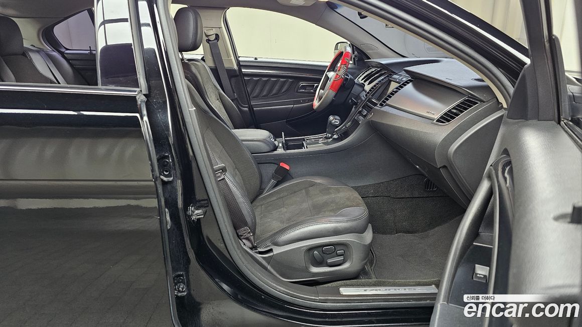 Ford Taurus 2012