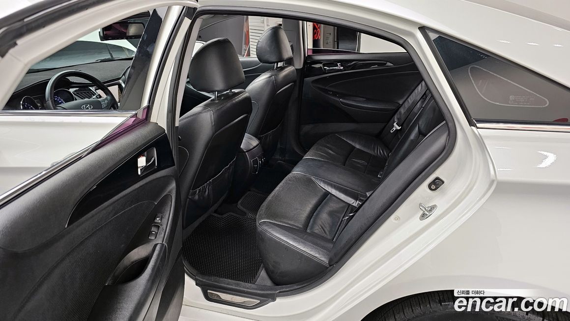 Hyundai Sonata 2010