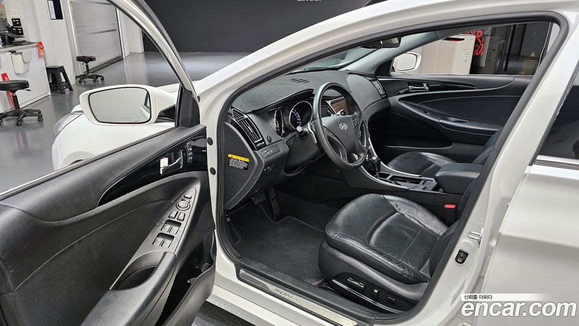 Hyundai Sonata 2010