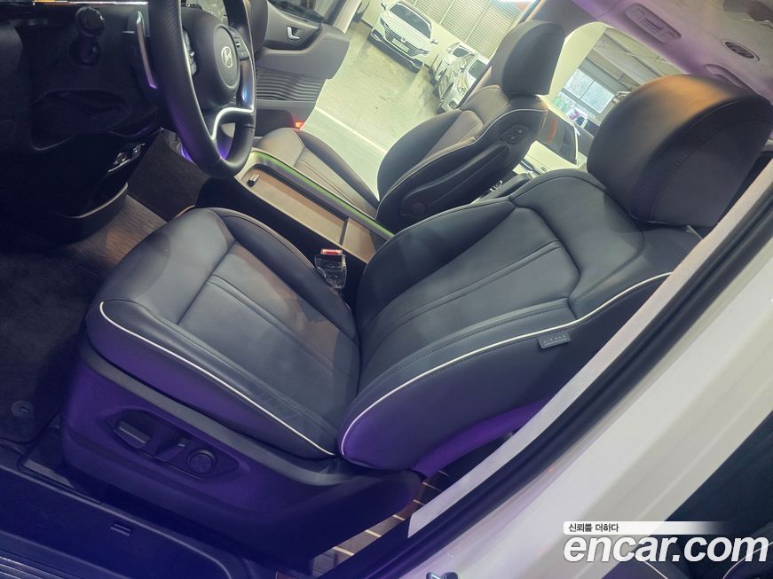 Hyundai Staria 2025