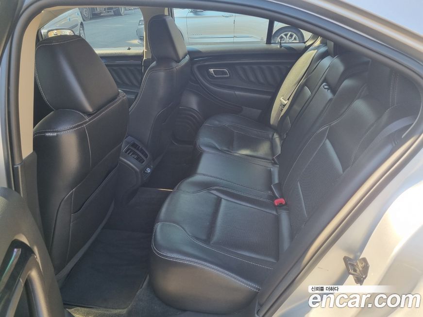 Ford Taurus 2011