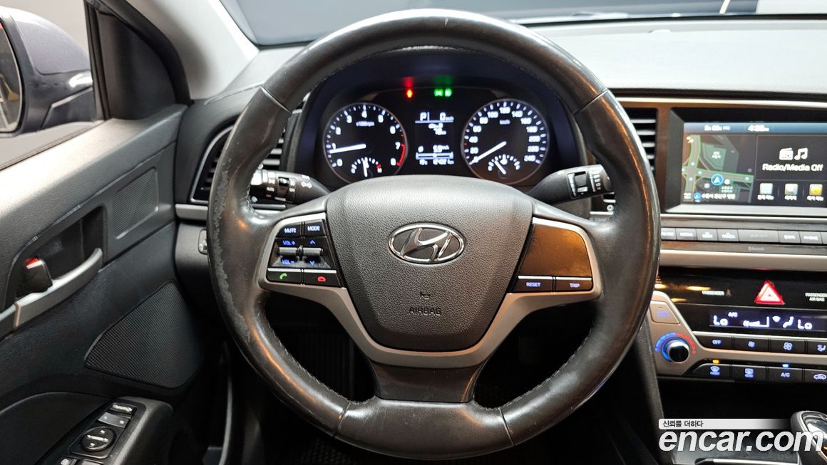 Hyundai AVANTE 2016