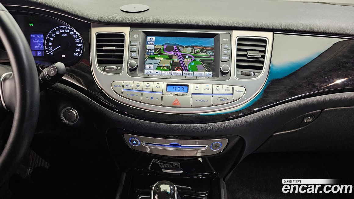 Hyundai Genesis 2013