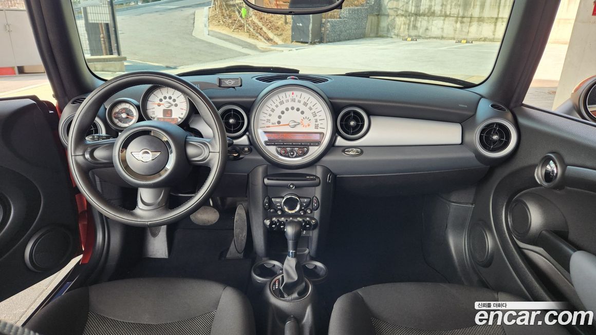 Mini Cooper Convertible 2011