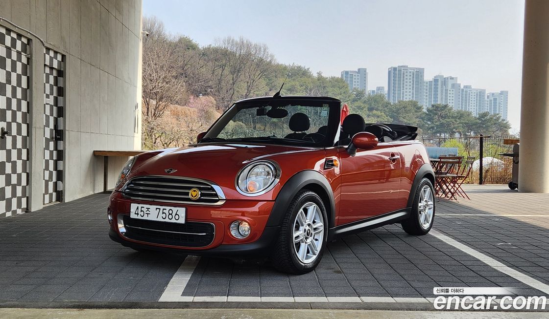 Mini Cooper Convertible 2011