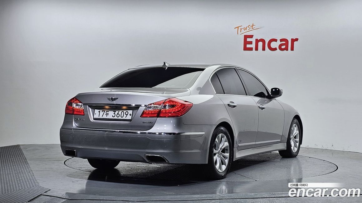 Hyundai Genesis 2013