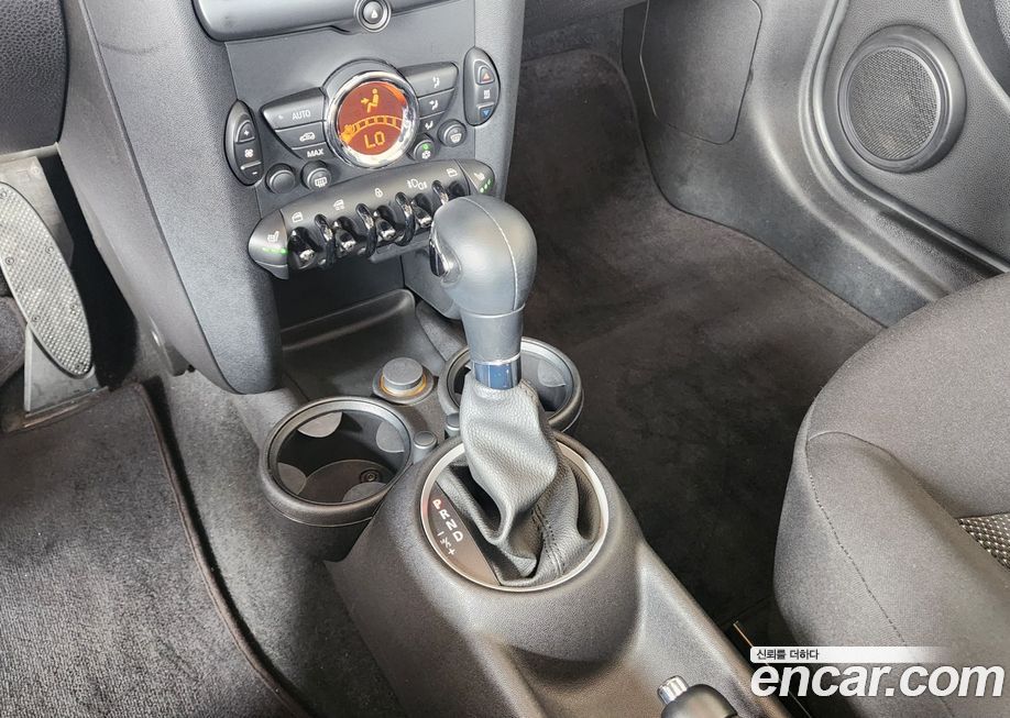 Mini Cooper Convertible 2011