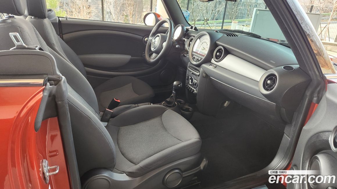 Mini Cooper Convertible 2011