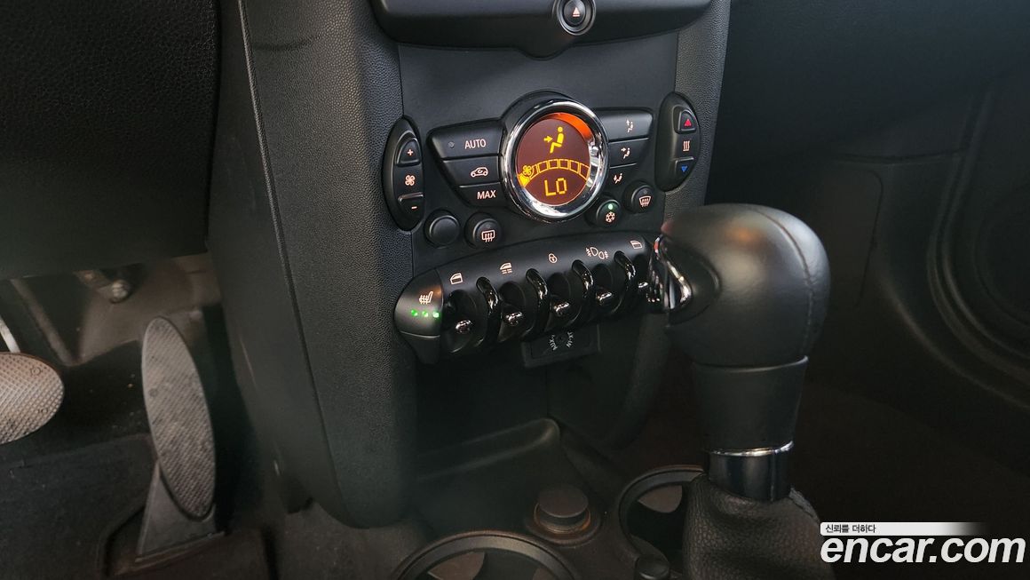 Mini Cooper Convertible 2011