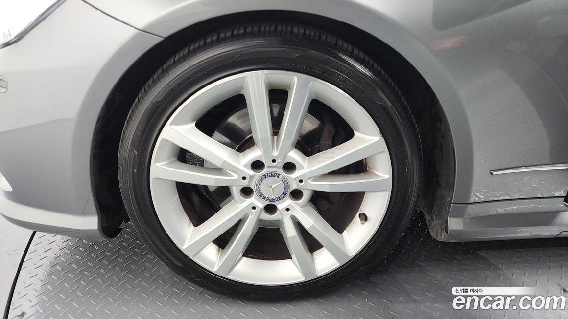 Mercedes-Benz E-Class 2012