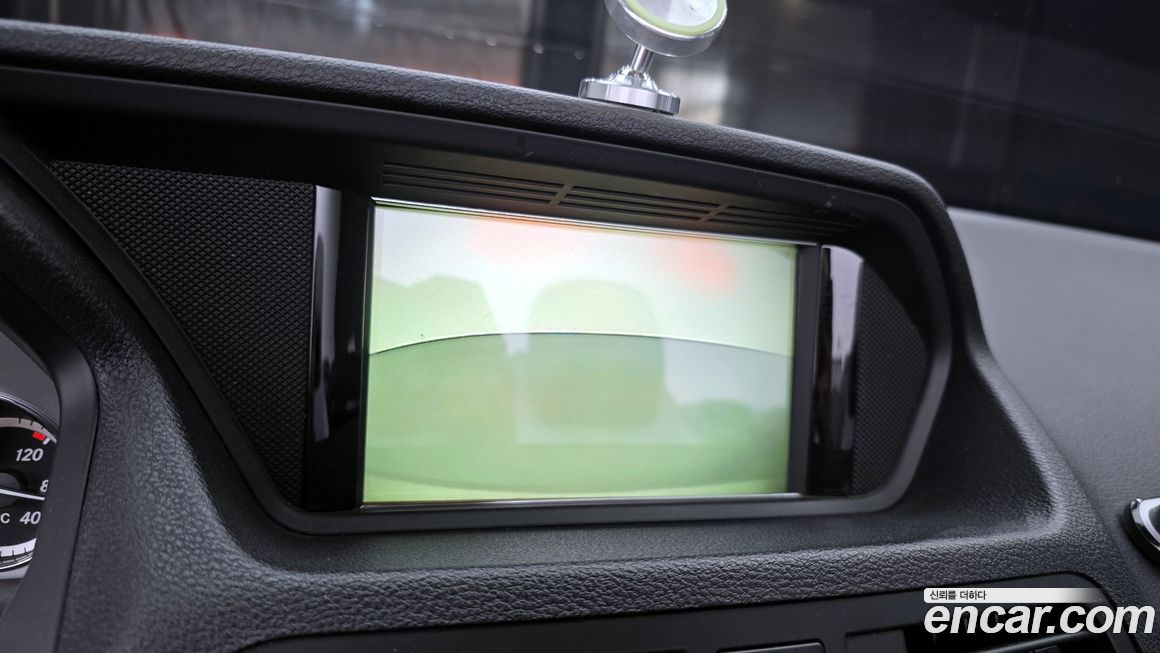 Mercedes-Benz E-Class 2012