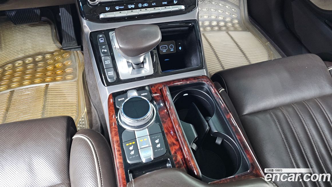 Genesis EQ900 2016