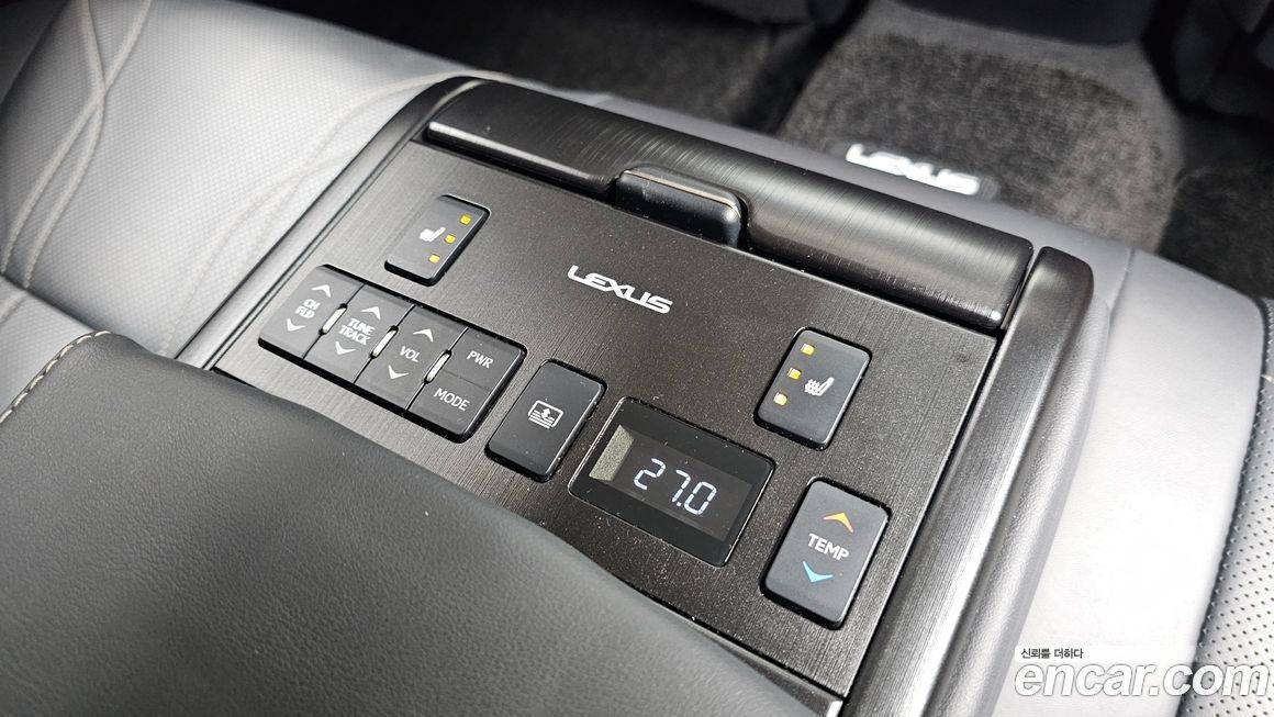 Lexus ES 2025