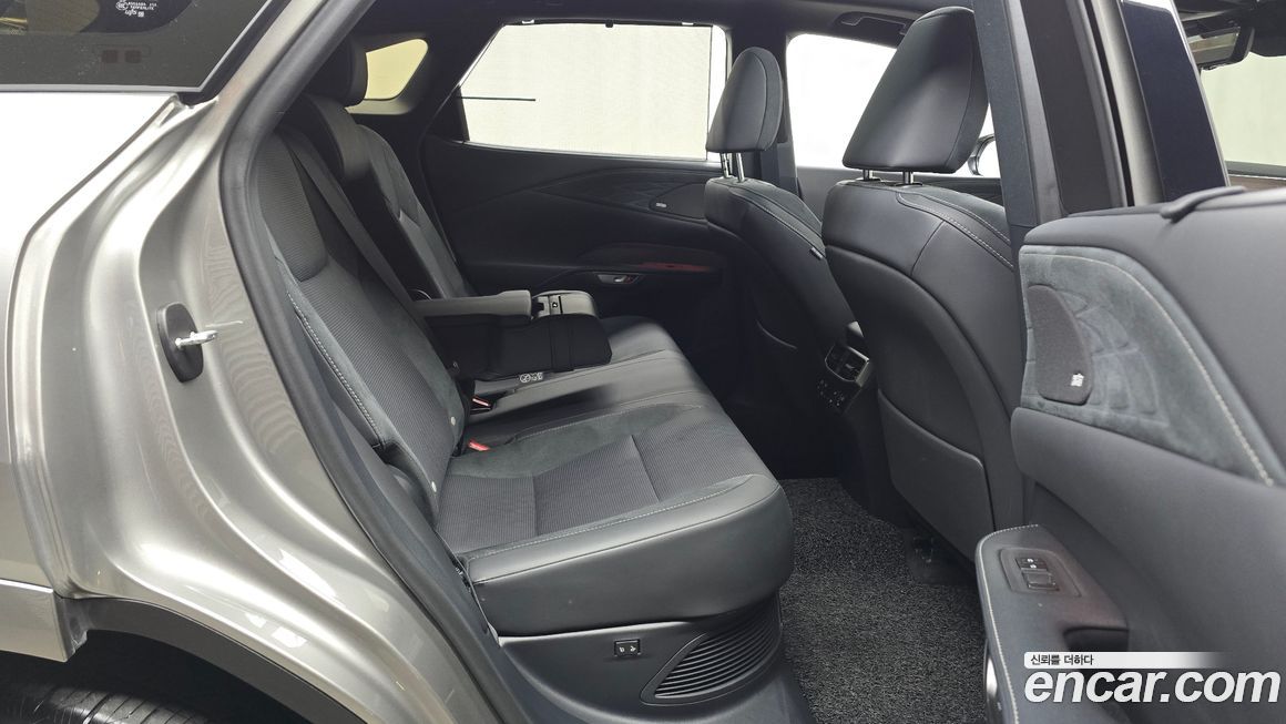 Lexus RX 2025