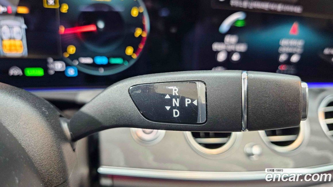 Mercedes-Benz E-Class 2023