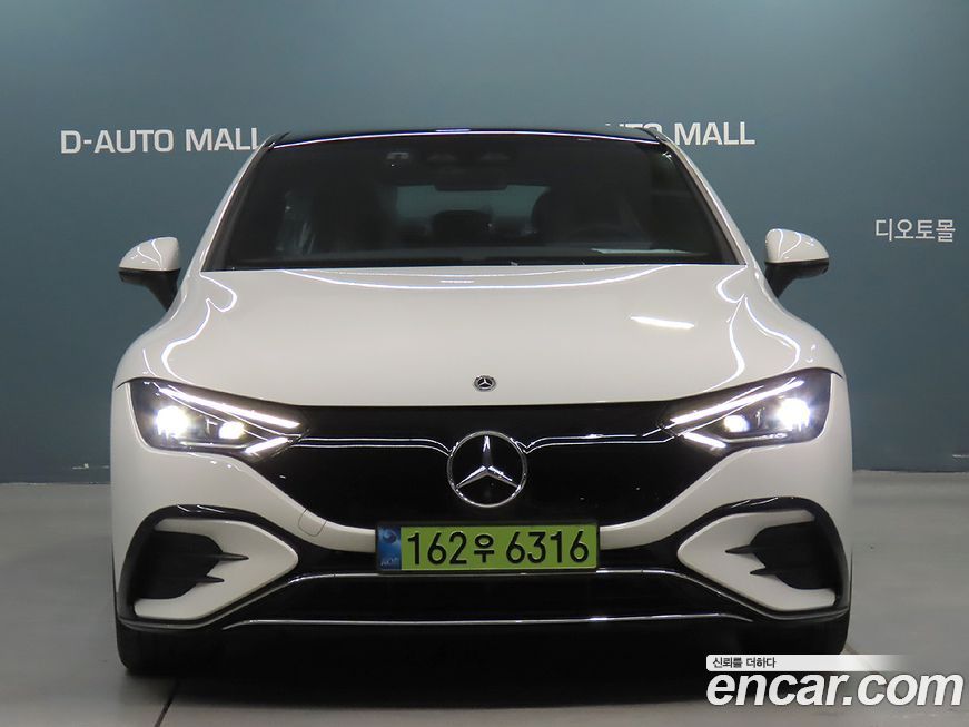 Mercedes-Benz EQE 2024