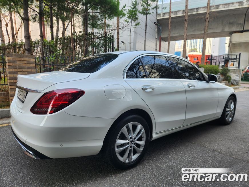 Mercedes-Benz C-Class 2020