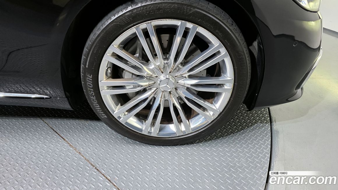 Mercedes-Benz S-Class 2023