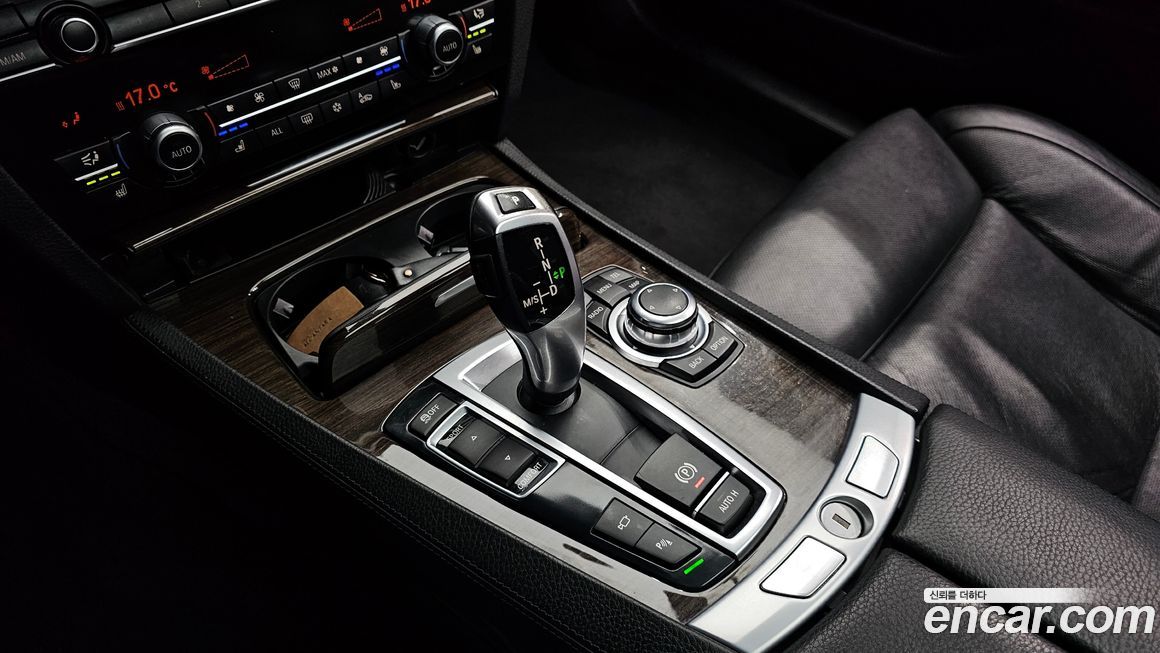 BMW 7-Series 2011
