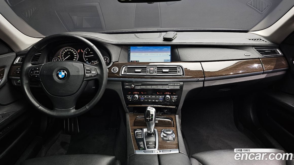 BMW 7-Series 2011