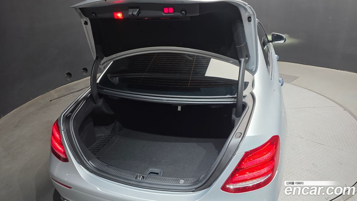 Mercedes-Benz E-Class 2018