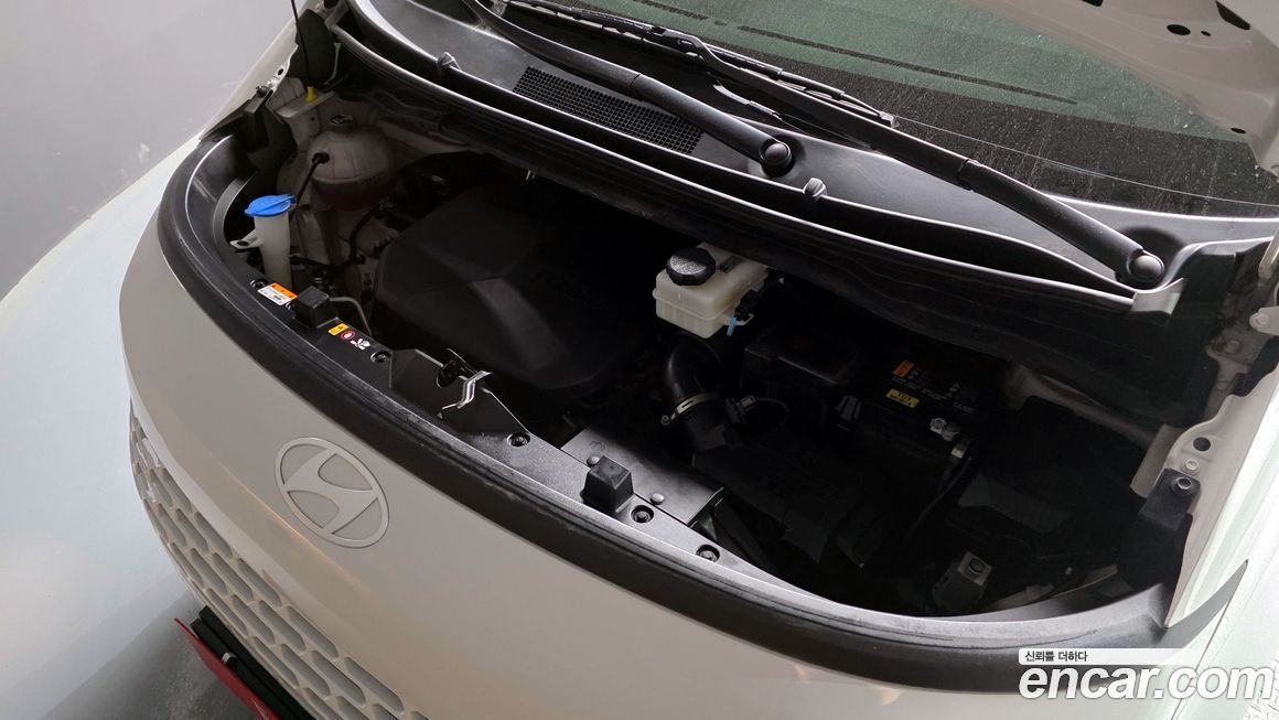 Hyundai Staria 2025