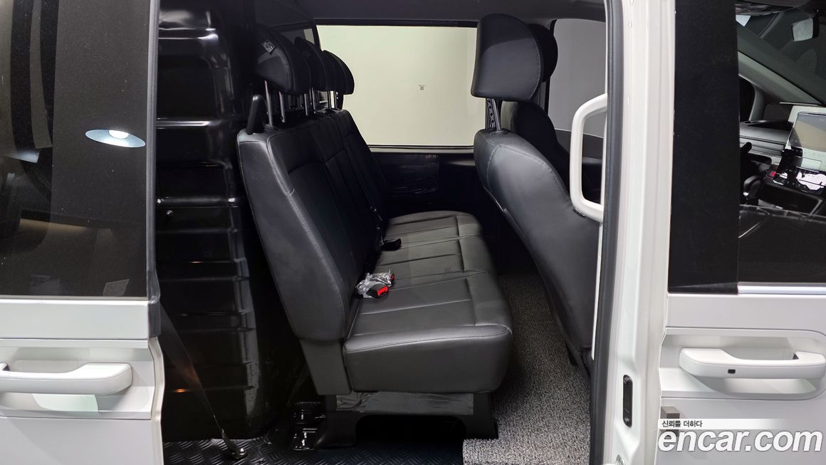 Hyundai Staria 2025
