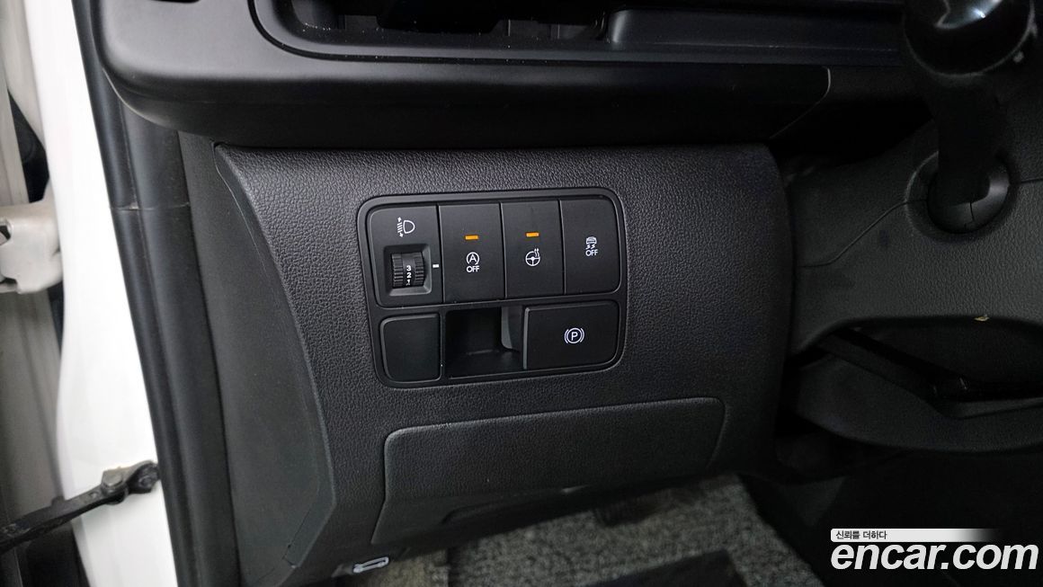 Hyundai Staria 2025