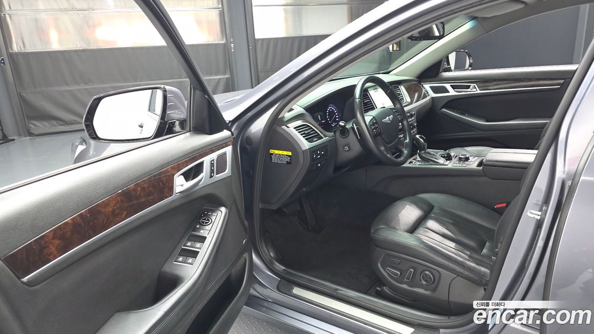 Hyundai Genesis 2016