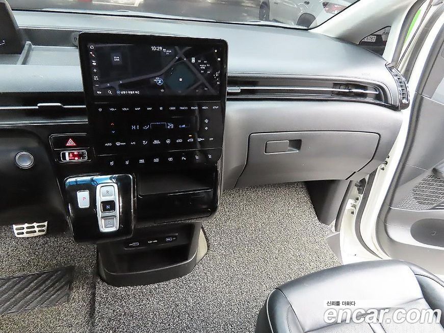 Hyundai Staria 2022