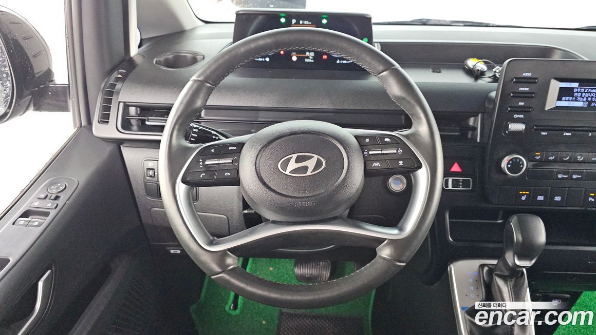 Hyundai Staria 2025