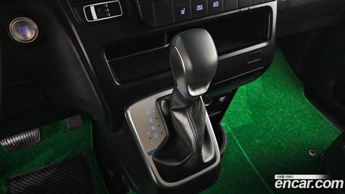 Hyundai Staria 2025