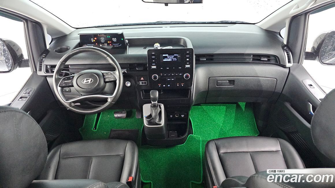 Hyundai Staria 2025