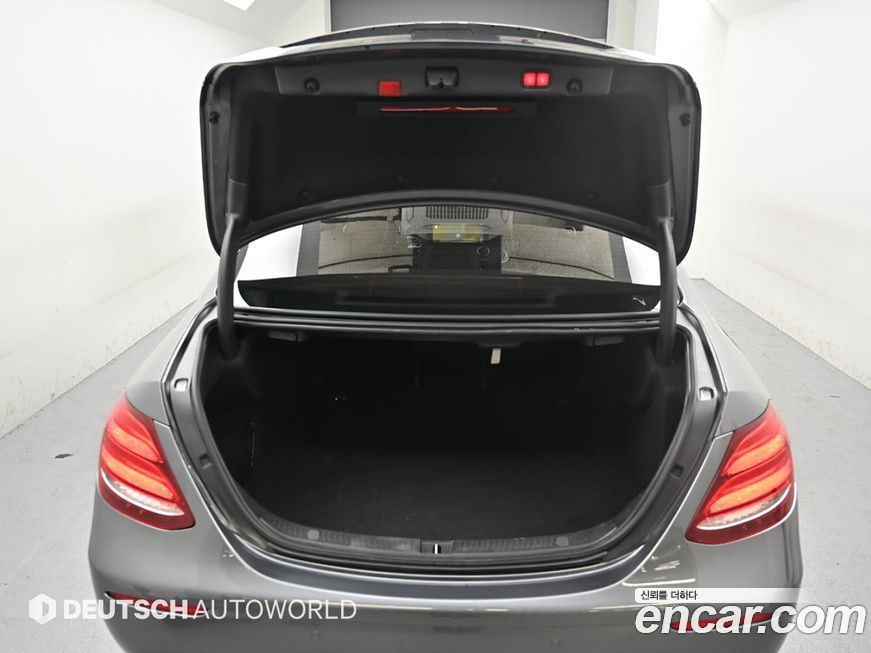 Mercedes-Benz E-Class 2020