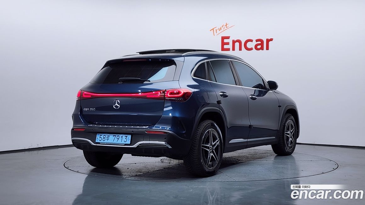 Mercedes-Benz EQA 2022