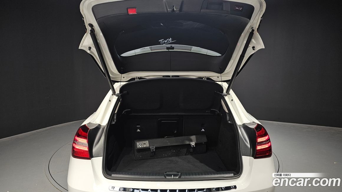 Mercedes-Benz GLA-Class 2018