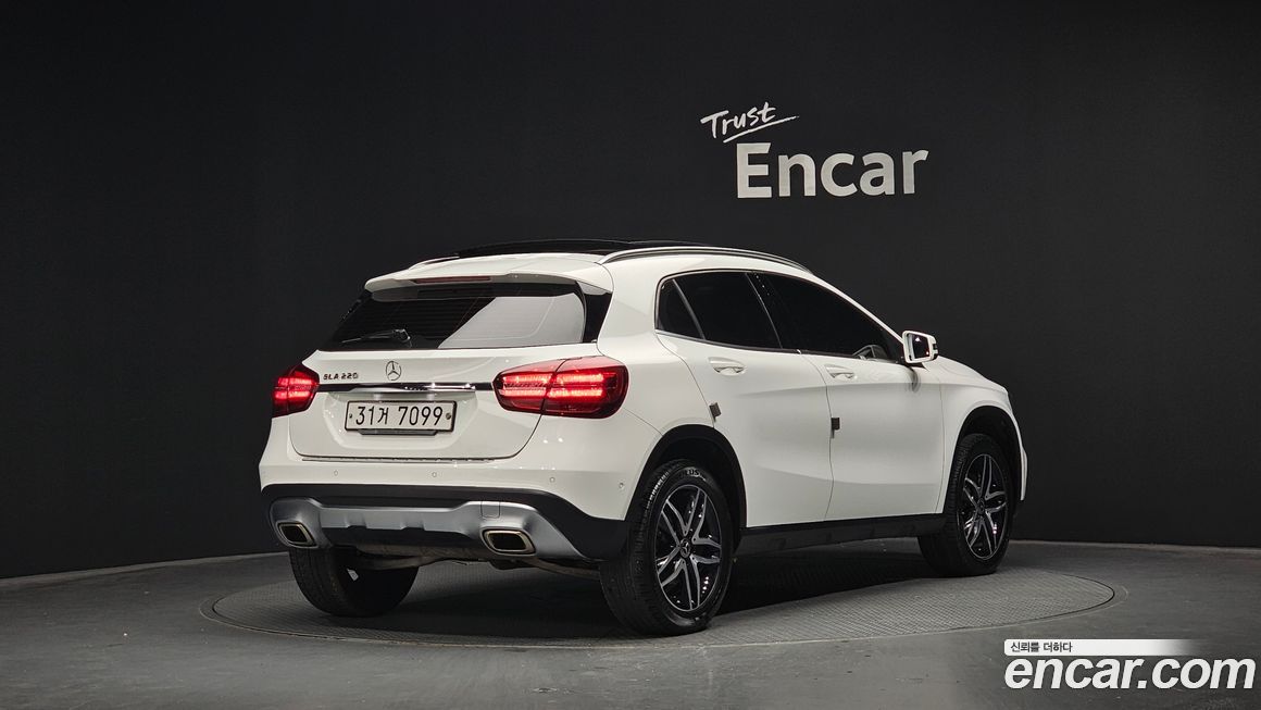 Mercedes-Benz GLA-Class 2018