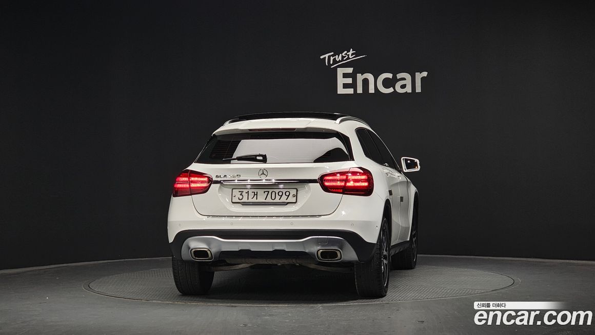 Mercedes-Benz GLA-Class 2018