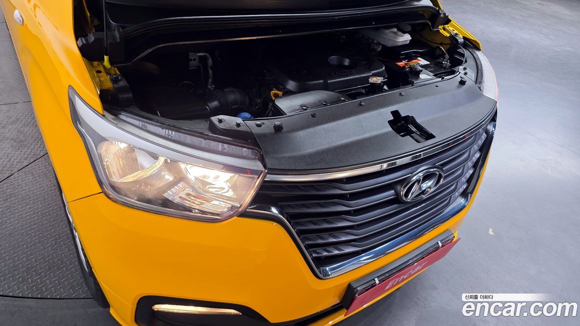 Hyundai Starex 2021